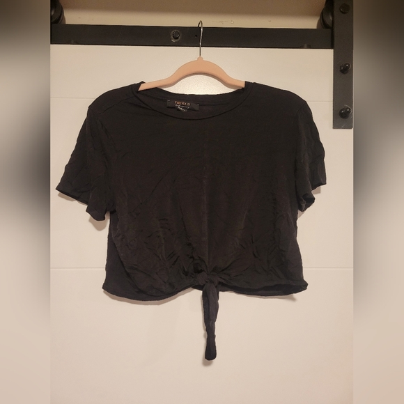 Forever 21 Contemporary Black Crop Top with Tie Size - Picture 1 of 3